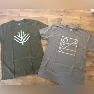 NWOT Wohven Olive Green and Gray Graphic T-Shirts
